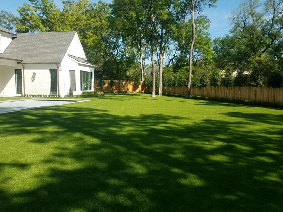 gorgeous backyard with synthetic grass